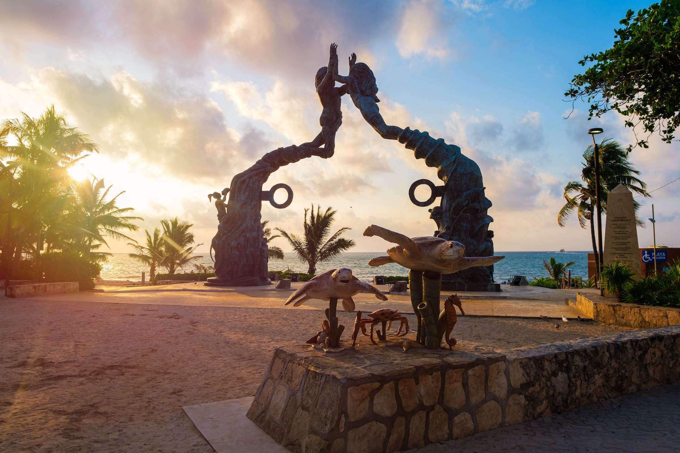 Parque Fundadores at dawn on Playa del Carmen 2